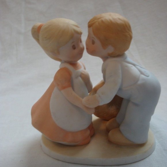 Home Interiors Other - Circle of Friends Home Interiors First Kiss 1991 VGUC